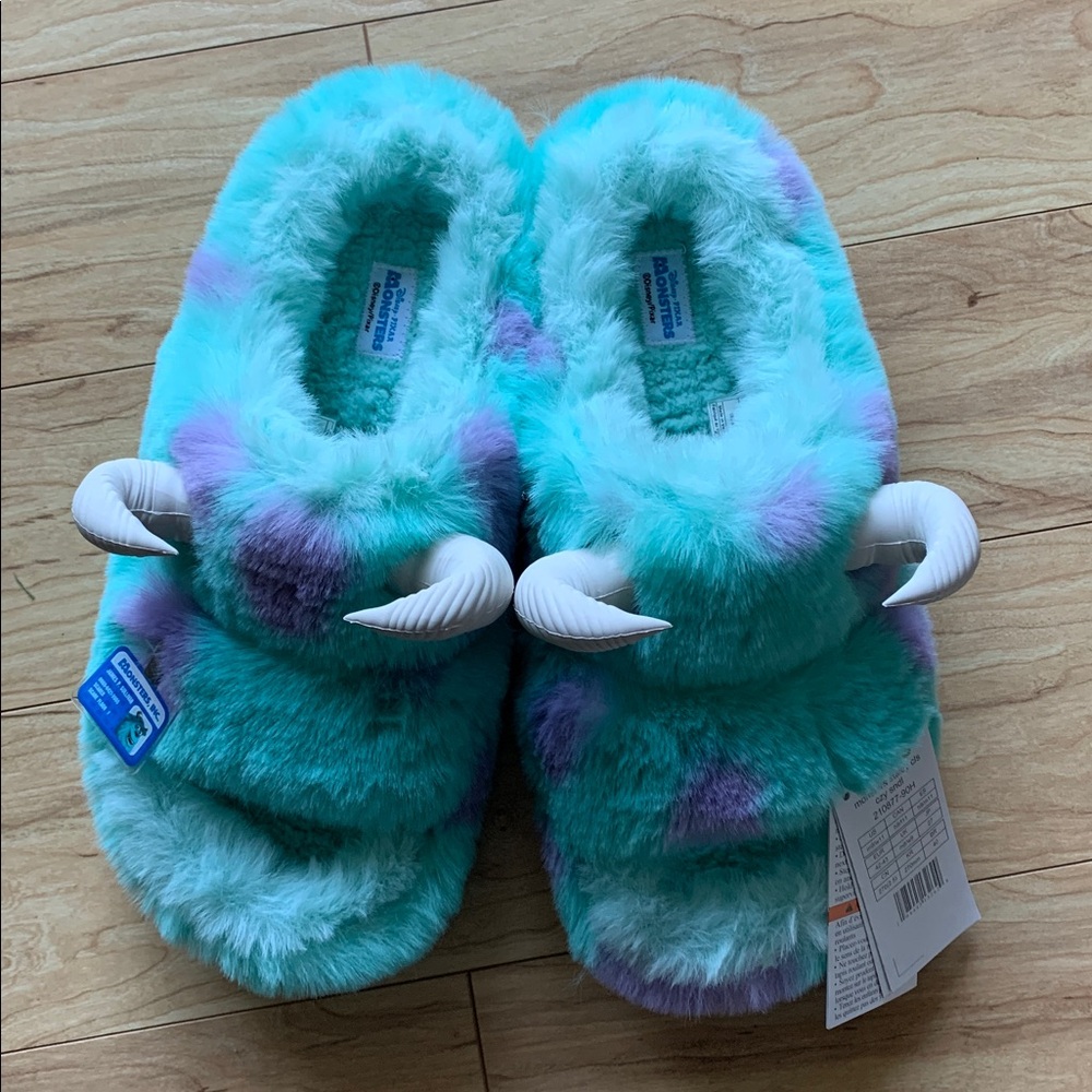 CROCS Monsters Sulley Classic Cozy Sandals unisex - Picture 11 of 11